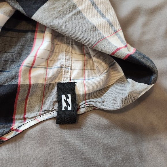 Billabong Men's Button Up Shirt - Picture 9 of 12